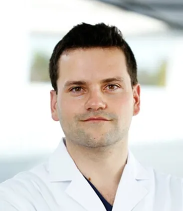 Dr. Nuno Moura