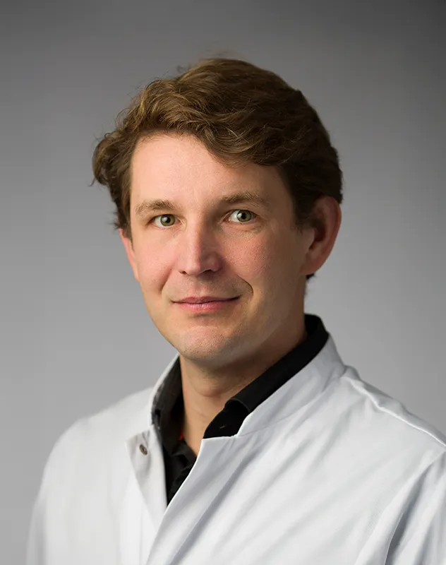 Dr. Robert P.L. Wisse