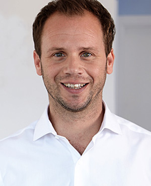 Dr. Sebastián Beckers